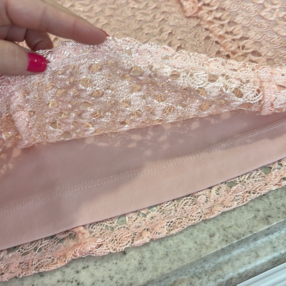 10/$30 Mandee Crochet Ruffle Top - Picture 5 of 9